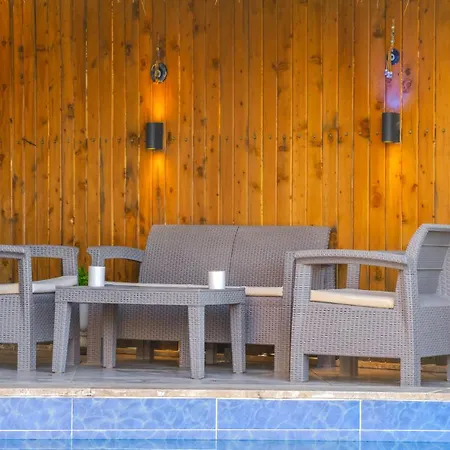 Vilă Sahin -1-3 Bedroom-sleep 6 People- Sahin 2-1 Bedroom Sleep 2 People *
